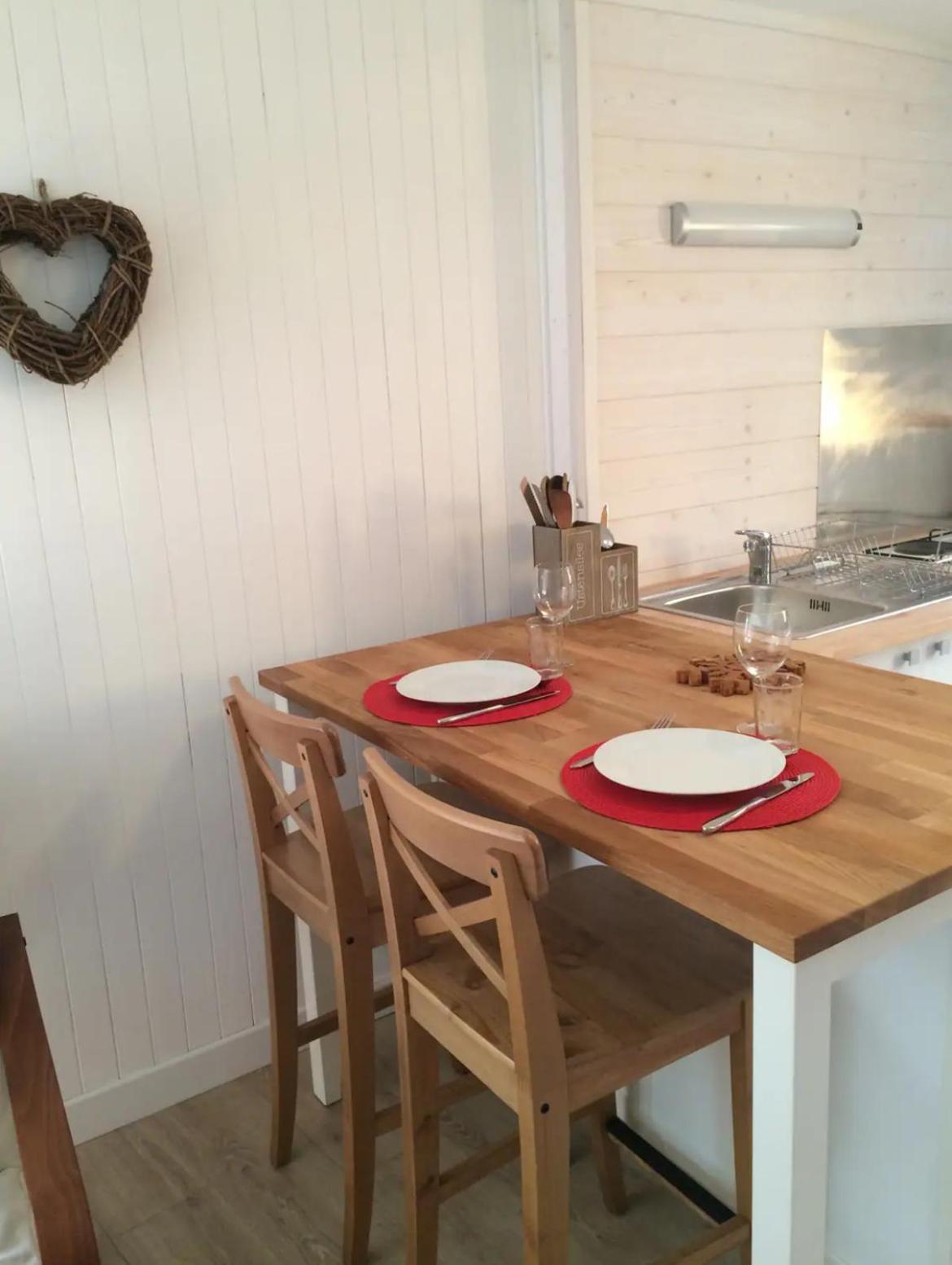 Centre Village Apartment *